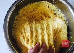 Illustration of how to cut steamed buns with pumpkin knife 6