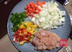 Illustration of how to make diced chicken fried rice 1