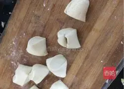 Illustration of how to make cabbage and pork pie 10