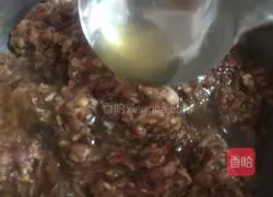 Illustration of how to make Tianjin Goubuli steamed buns 6