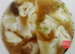 Illustration of how to make small wontons with green onion and fresh meat 21