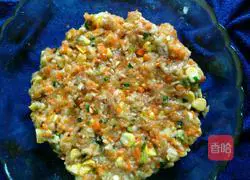 Illustration of how to make carrot, corn, mushroom and meat dumplings 7