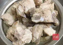 Illustration of how to make braised pork ribs with rice 4