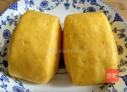 Illustration of how to make golden steamed buns 1