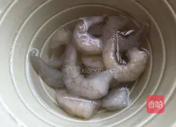 Beef with shrimps Illustration of how to make fried rice 2