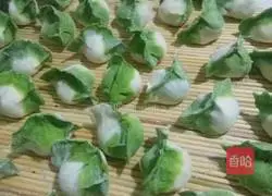 Illustration of how to make cabbage dumplings stuffed with soy sauce, mushrooms and meat 11