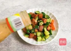 Illustration of French Salad Sauce Luncheon Meat with Lotus Leaf Cake 13