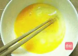 Illustration of how to make egg and green onion cake 3