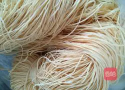 Illustration of how to make fried noodles 1