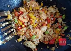 Illustration of how to make shrimp and pepper fried rice 7