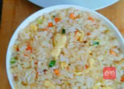 Illustration of how to make green bean sprouts and egg fried rice 14