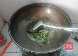 Illustration of how to make sausage and golden chicken fried rice 10