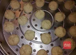 Illustration of how to make steamed buns with soy sauce 4