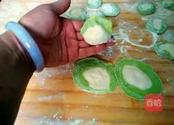 Illustration of how to make Jade Kidney Bean Dumplings 7