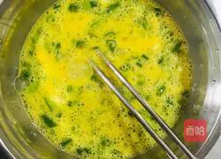 Illustration of how to make egg fried rice 2