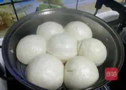 Illustration of how to make steamed buns 16