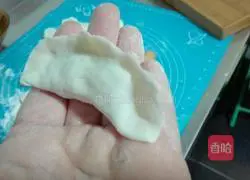 Illustration of how to make leek and egg dumplings 18