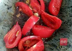 Illustration of how to make Zibo special braised pot cake 4