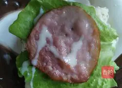 The simplicity of ham sandwich Illustration of how to make breakfast 9