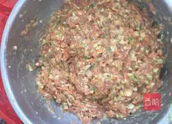 Illustration of how to make shrimp and pork dumplings 7