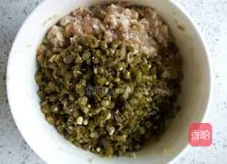 Illustration of making dough cakes stuffed with beans and meat 7