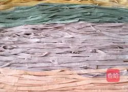 Illustration of how to make colorful noodles 6