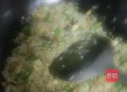 Illustration of how to make colorful pepper baked rice 3