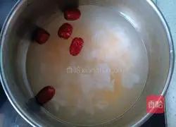 Illustration of Tremella, Red Dates and Millet Porridge 5