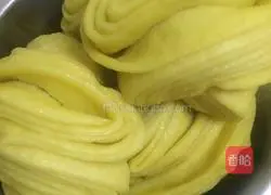 Pumpkin flower roll.Illustration of how to make it 7