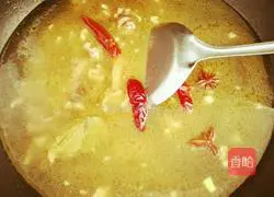 Illustration of how to make lean cuttlefish rice noodles 10