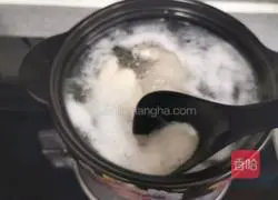 Three Fresh Chicken Soup Noodles Recipe Illustration 2