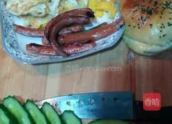 Illustration of how to make lazy version of burger 1