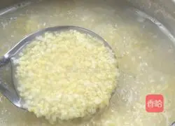 Illustration of how to make preserved egg, chicken and millet porridge 11