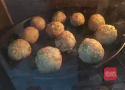 Illustration of how to make grilled double cheese rice balls 6