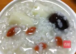 Illustration of how to make yam, red dates and wolfberry porridge 5