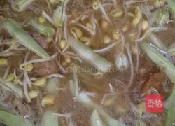 Illustration of how to make rice dumplings and lentils braised noodles 10