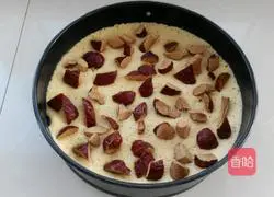 Illustration of how to make mixed dough red date hair cake 8