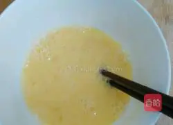 Illustration of how to make egg yolk millet porridge 3