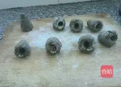 Illustration of making black bean noodles steamed buns 11