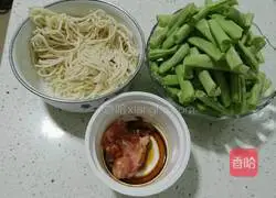 Illustration of authentic old Beijing lentil braised noodles 1