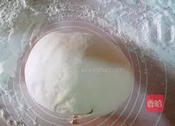 Illustration of how to make red bean rolls 8