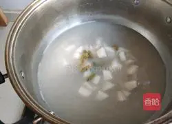 Illustration of how to make oatmeal, snow pear and glutinous rice porridge 7