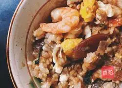 Illustration of how to make claypot rice 7