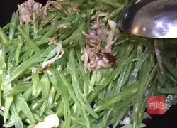 Illustration of traditional home-style braised noodles 8