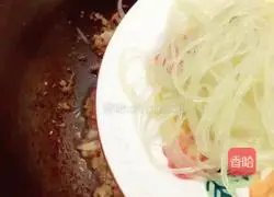 (Lantern Festival on the 15th day of the first lunar month) Illustration of how to stir-fry vermicelli with minced meat 9