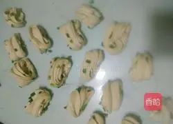 Illustration of how to make green onion rolls (16 pieces) 15