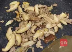 Illustration of making mushroom rice noodles 8