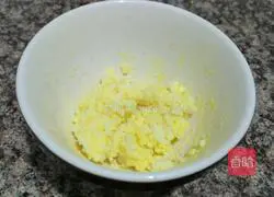 Illustration of how to make chicken rice balls 4