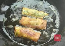 Illustration of how to make spring rolls that he fried for me and my son 9