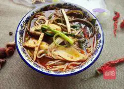 Illustration of making spicy rice noodles 9